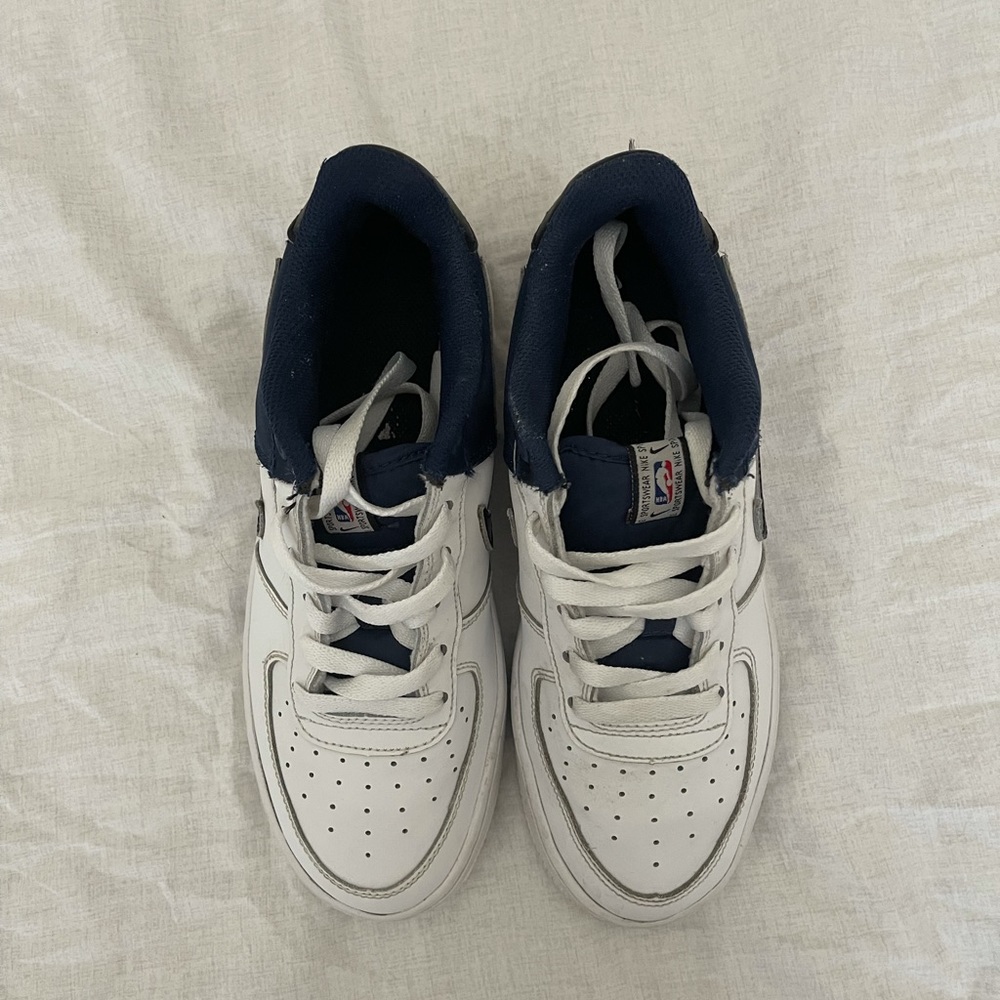 Women Nike Air Force - Picture 4 of 5